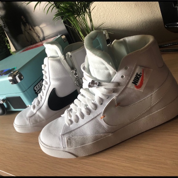 nike mid rebel blazer